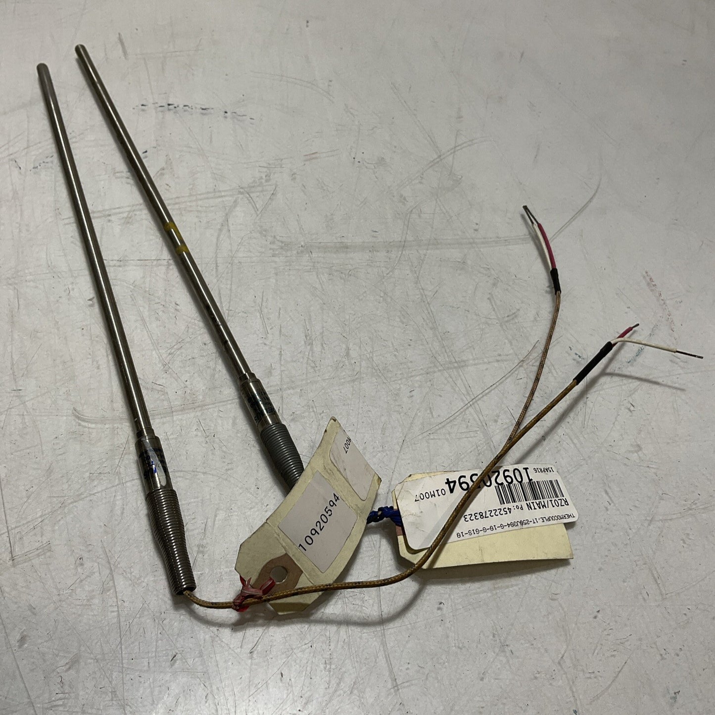 SANDELIUS 1T-250J304-G-10-G-G1S-10 THERMOCOUPLE 678 LOT OF 2 U3S