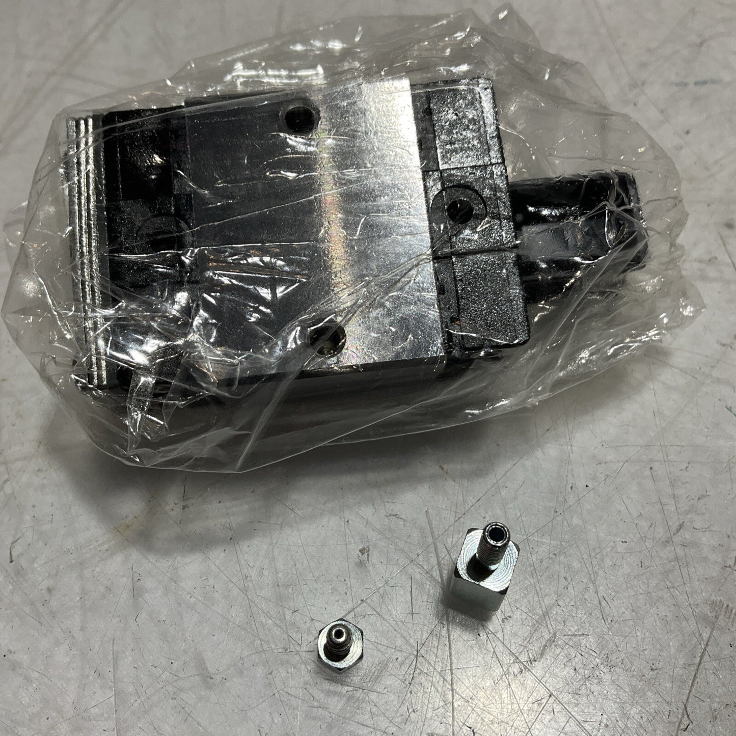 REXROTH R021M10692 R166611420-4505 (2840) R051702558 LINEAR RUNNER BLOCK U3S