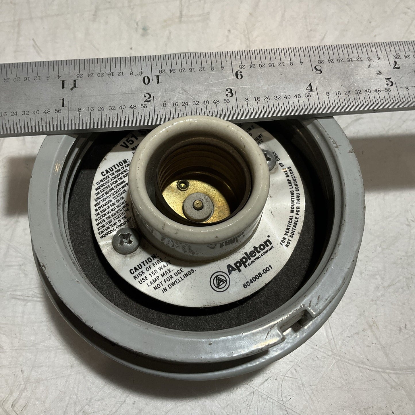 APPLETON VA1100G-MOUNTED FIXTURE V51 A-21 T2 1IN 444