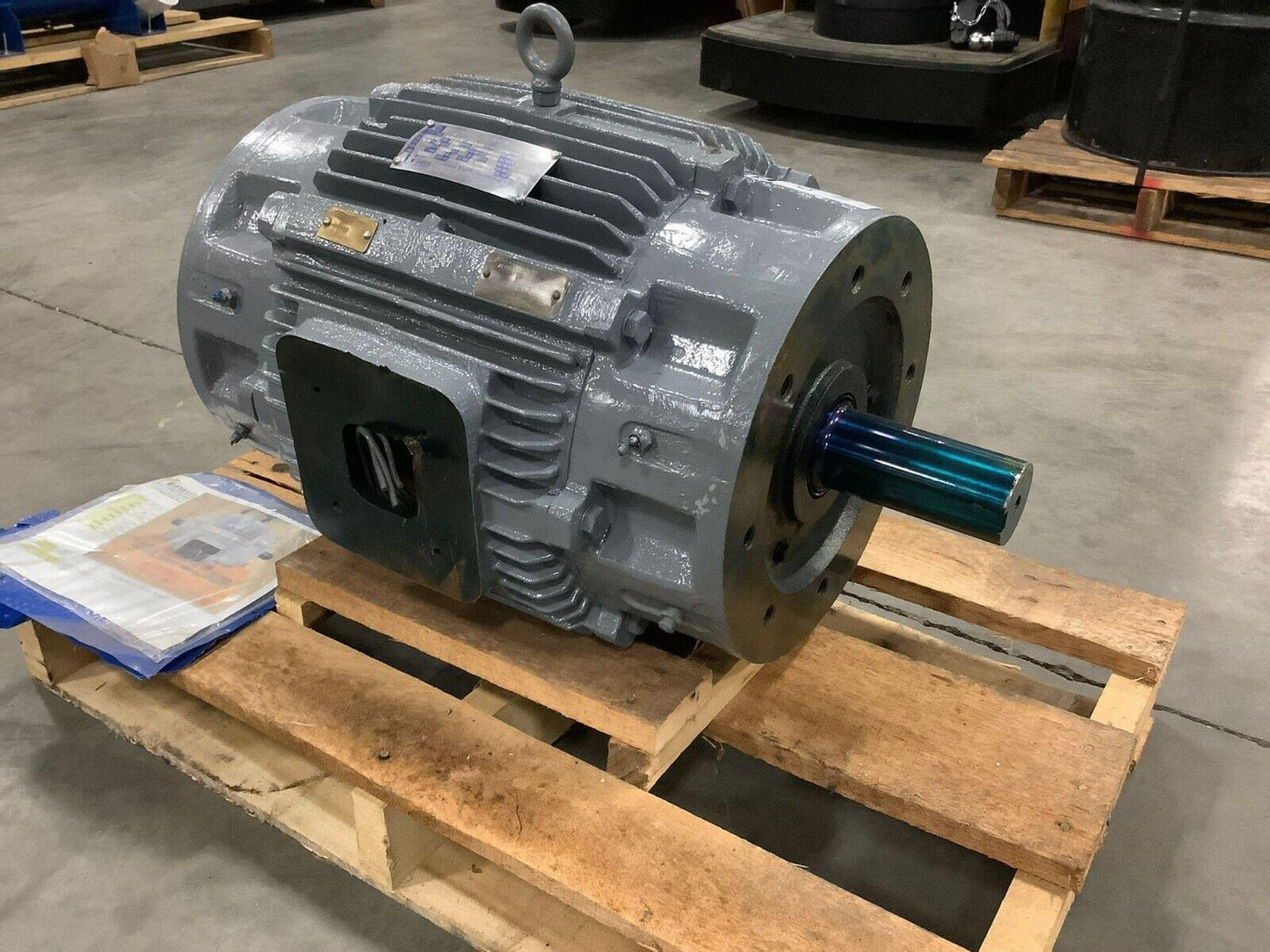 UNUSED LOUIS ALLIS MOTOR MODEL 2K47246001 7.5 HP 230/460 VOLTS 800 RPM 60HZ