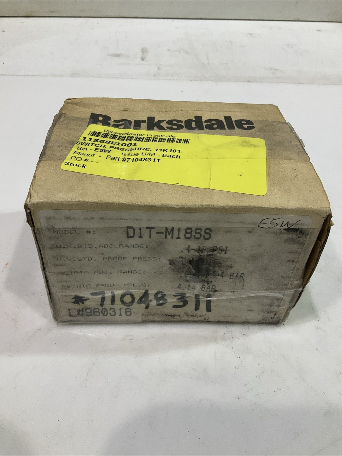 BARKSDALE D1T-M18SS TERMINAL BLOCK DIAPHRAGM SWITCH T2M