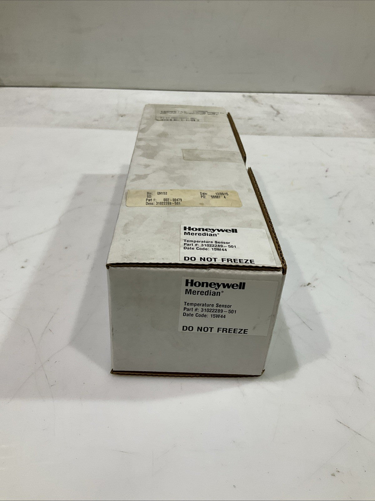 HONEYWELL 31022289-501 TEMPERATURE SENSOR 002-00479 555