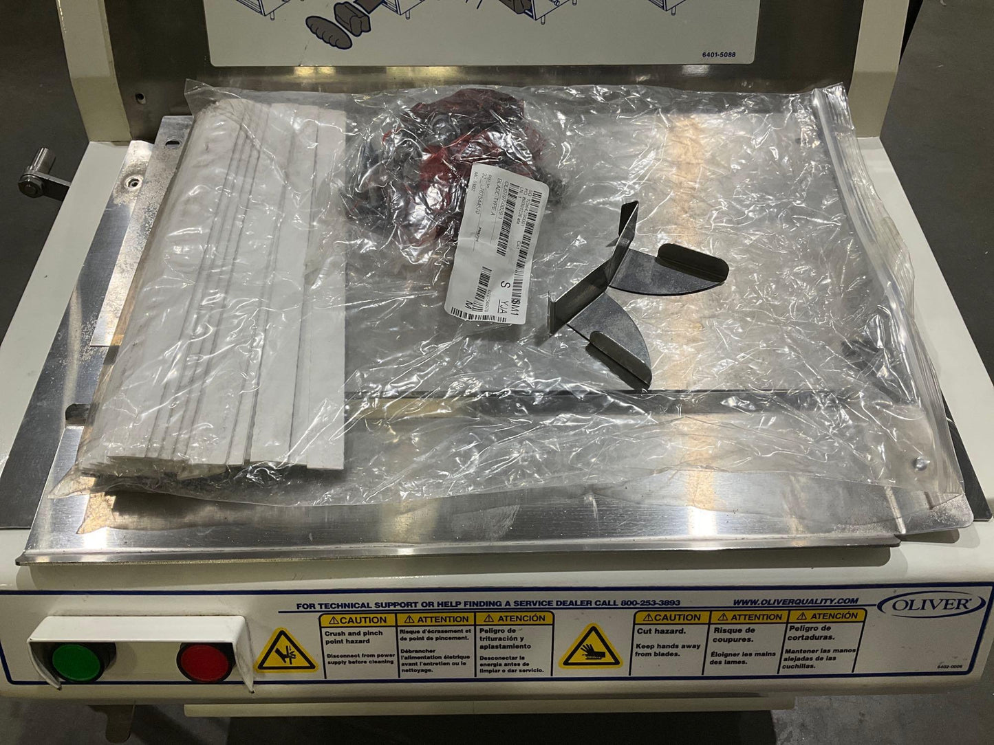 OLIVER FRONT LOADER BREAD SLICER MODEL 732-N, APPROX 1/2 HP, APPROX PHASE 1, APPROX 115 VOLTS