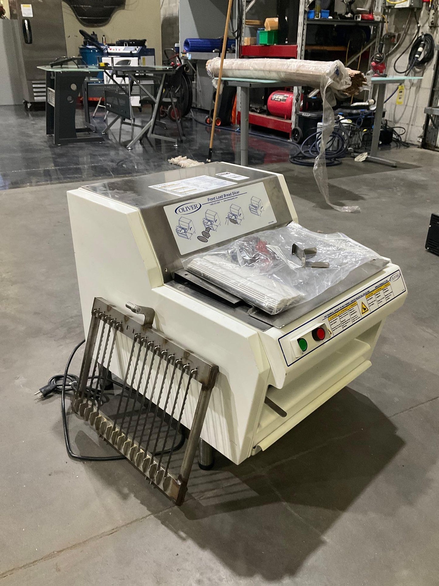 OLIVER FRONT LOADER BREAD SLICER MODEL 732-N, APPROX 1/2 HP, APPROX PHASE 1, APPROX 115 VOLTS