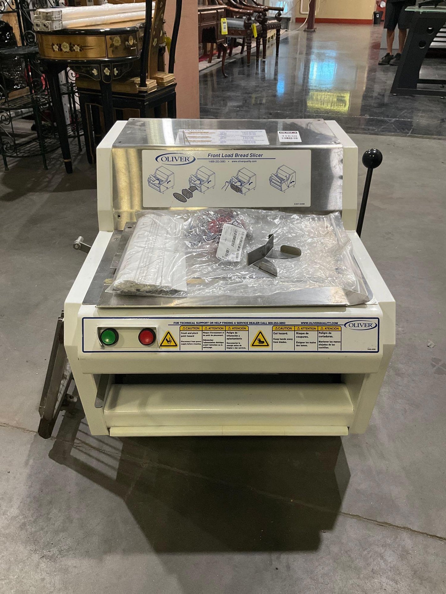 OLIVER FRONT LOADER BREAD SLICER MODEL 732-N, APPROX 1/2 HP, APPROX PHASE 1, APPROX 115 VOLTS