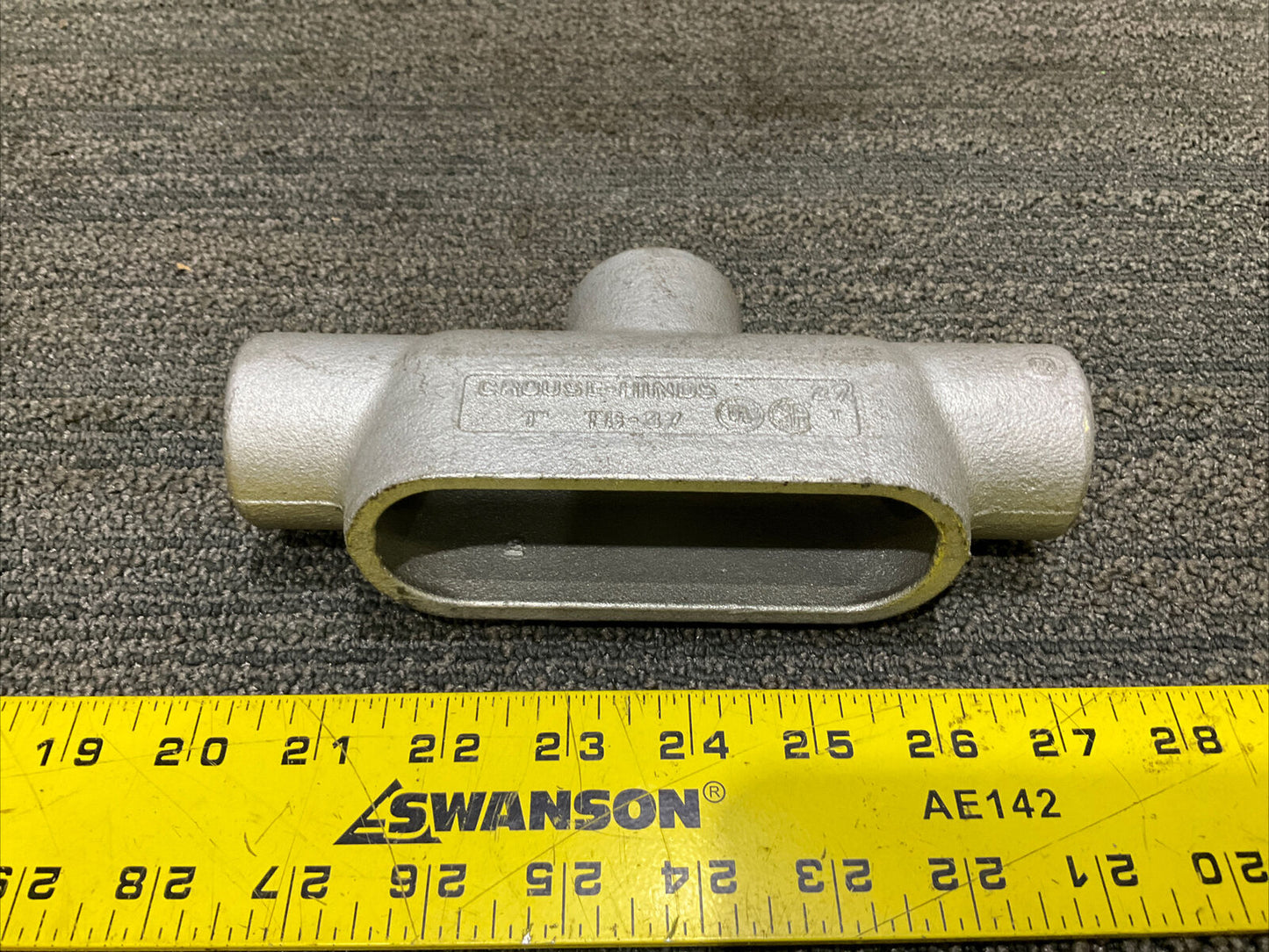 CROUSE-HINDS TB-37 1” IRON CONDUIT BODY UNILET MALL CONDULET 222