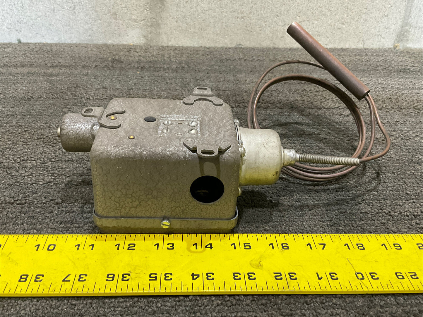 HONEYWELL T615A16371 TEMPERATURE CONTROLLER 444