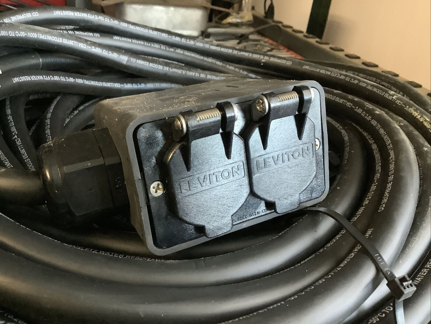 LEX 6150-01-540-3519 OUTDOOR DOUBLE CORDSET 2 Pole, 3 Wire, 20A 120 VAC 75' IRP