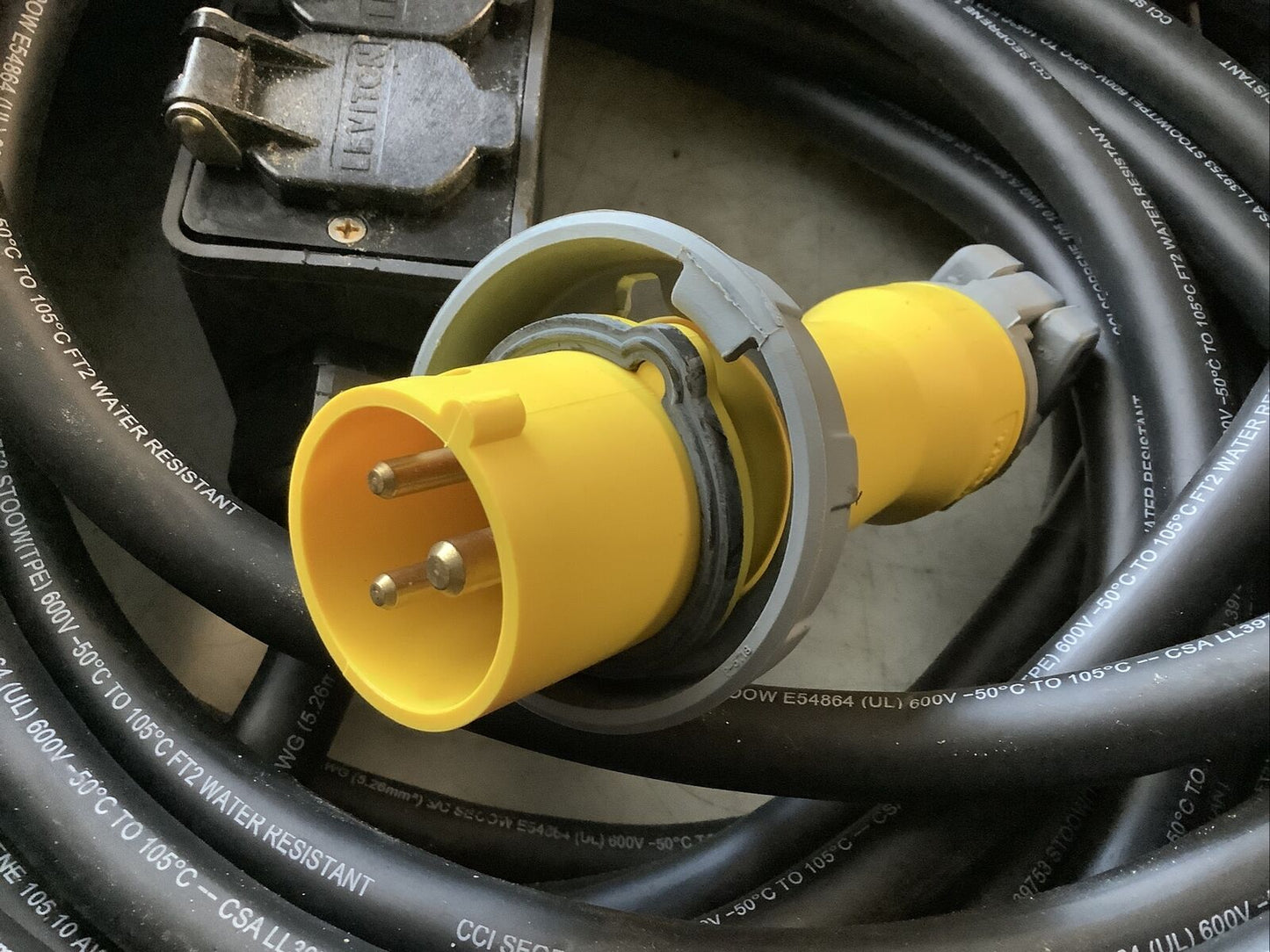 LEX 6150-01-540-3519 OUTDOOR DOUBLE CORDSET 2 Pole, 3 Wire, 20A 120 VAC 75' IRP