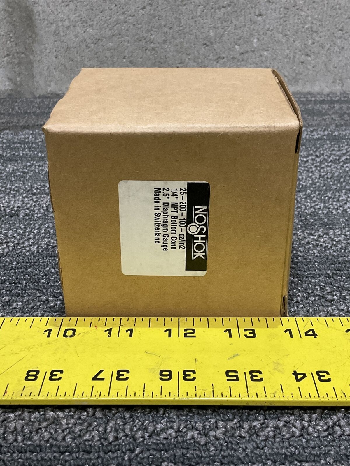 NOSHOK 25-200-100 OZ/IN2 DIAPHRAGM GAUGE 2.5” & 1/4” NPT BOTTOM CONNECTOR 222