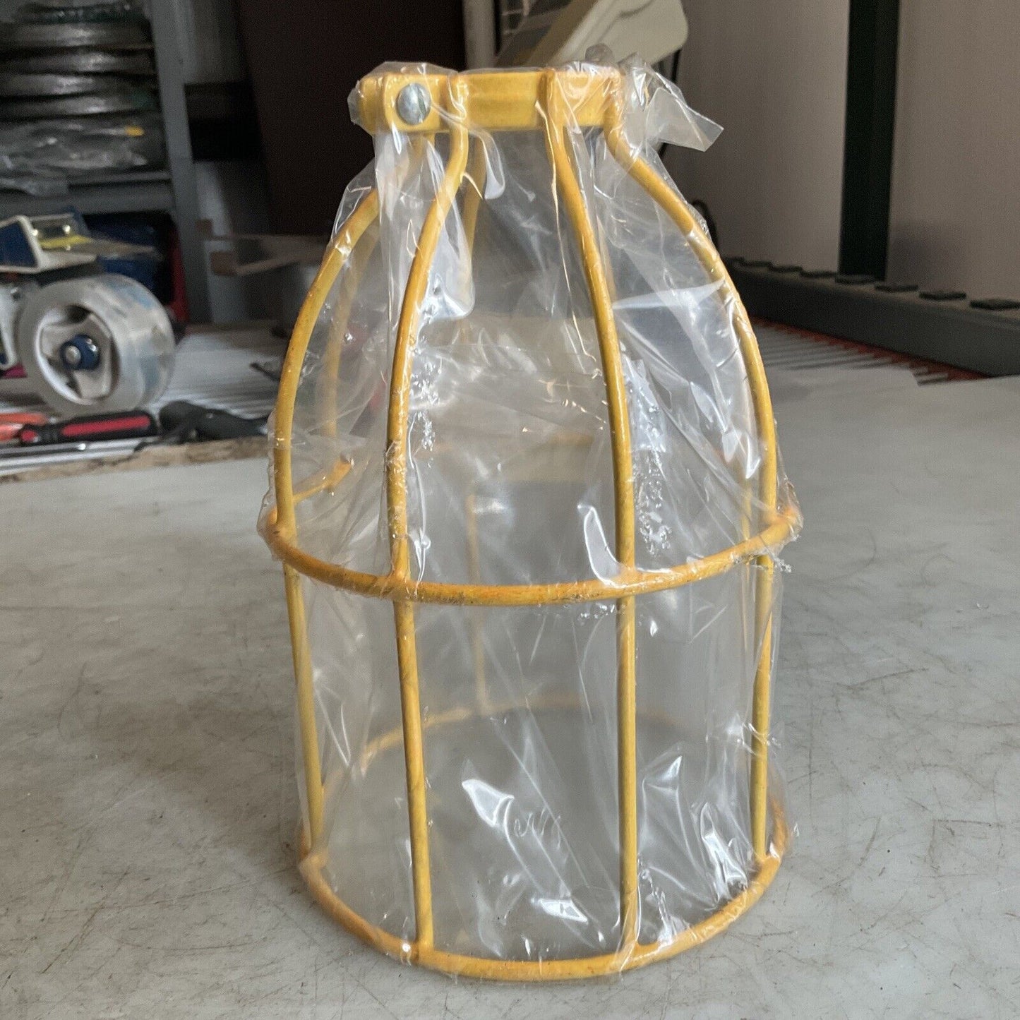 DANIEL WOODHEAD 362V CONSTRUCTION WIRE GUARD 1.5” DIAMETER NECK VINYL COATED