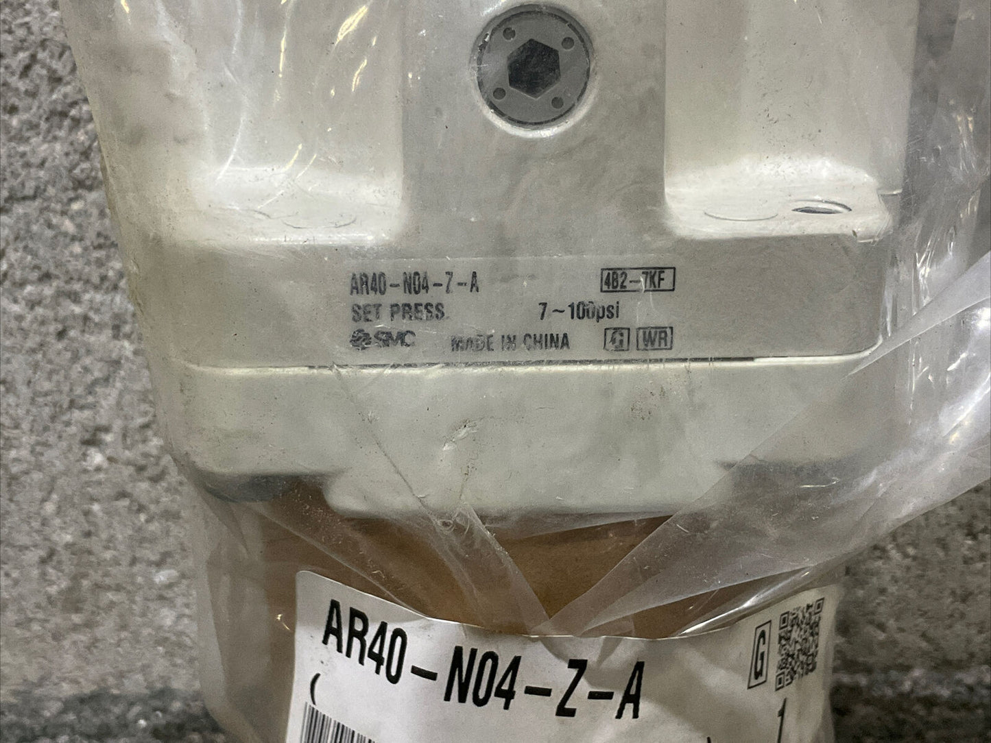 SMC AR40-N04-Z-A PRESSURE REGULATOR 7-100 PSI 222 LOT OF 2