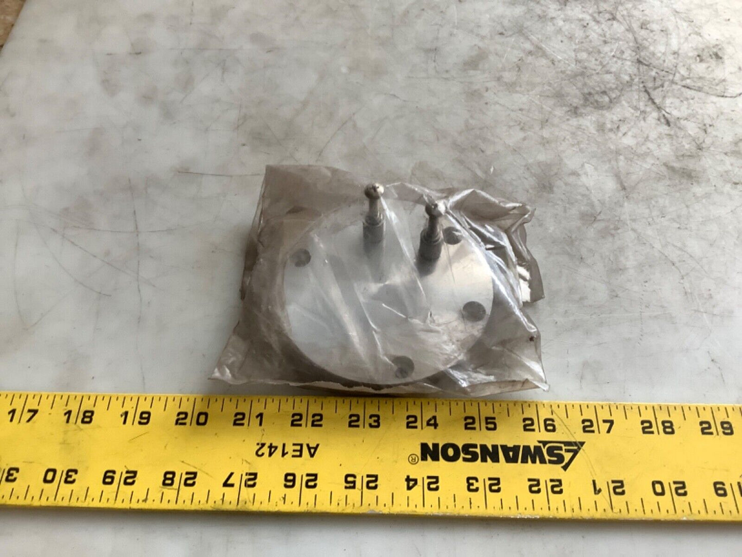 ALLEN BRADLEY 871A-A77PUK MOUNTING BRACKET PUCK STYLE 444