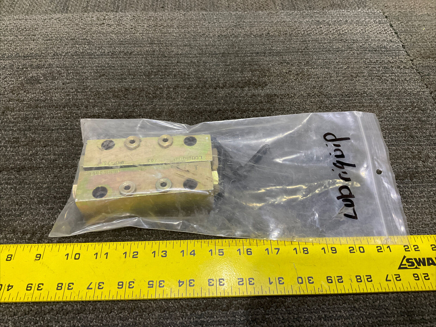 LUBRIQUIP MXP-75T DIVIDER VALVE 444 LOT OF 2