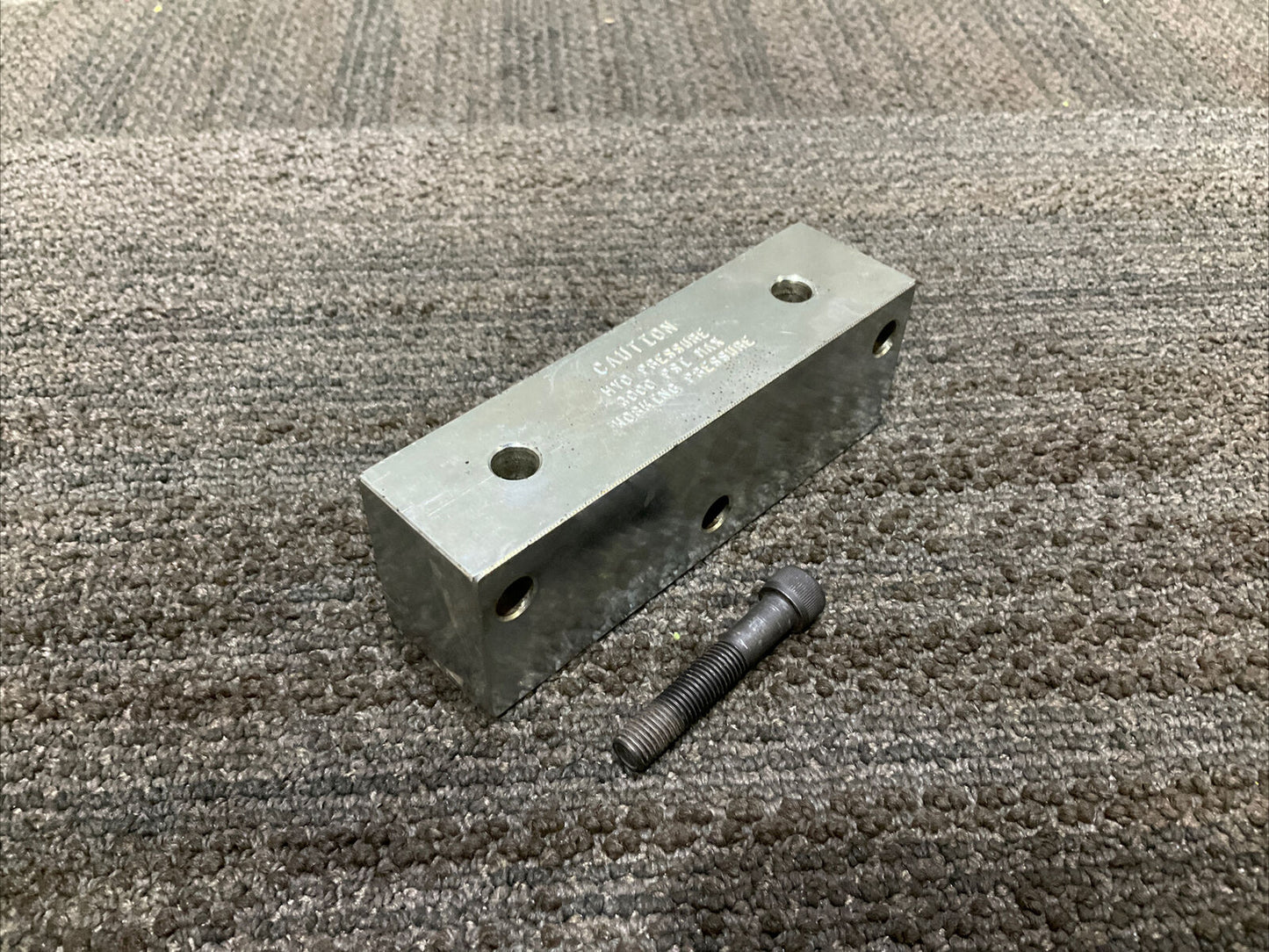 GRACO 563518 DIVIDER VALVE 444