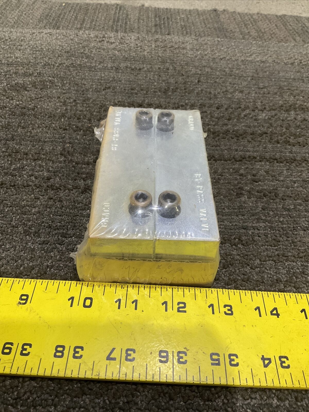 GRACO 562835 BY-PASS VALVE 444 LOT OF 2