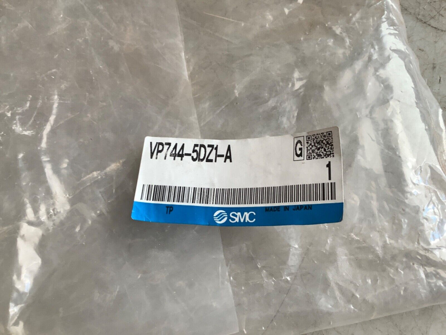 SMC VP744-5DZ1-A SOLENOID VALVE 3 PORT 24VDC 222