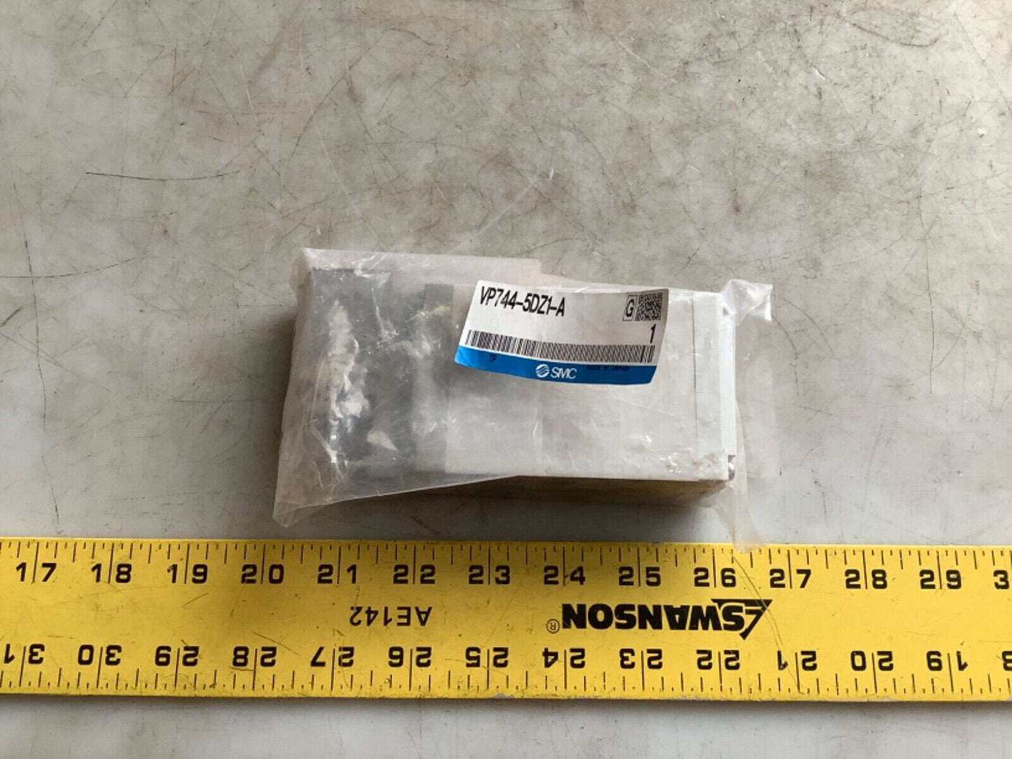 SMC VP744-5DZ1-A SOLENOID VALVE 3 PORT 24VDC 222