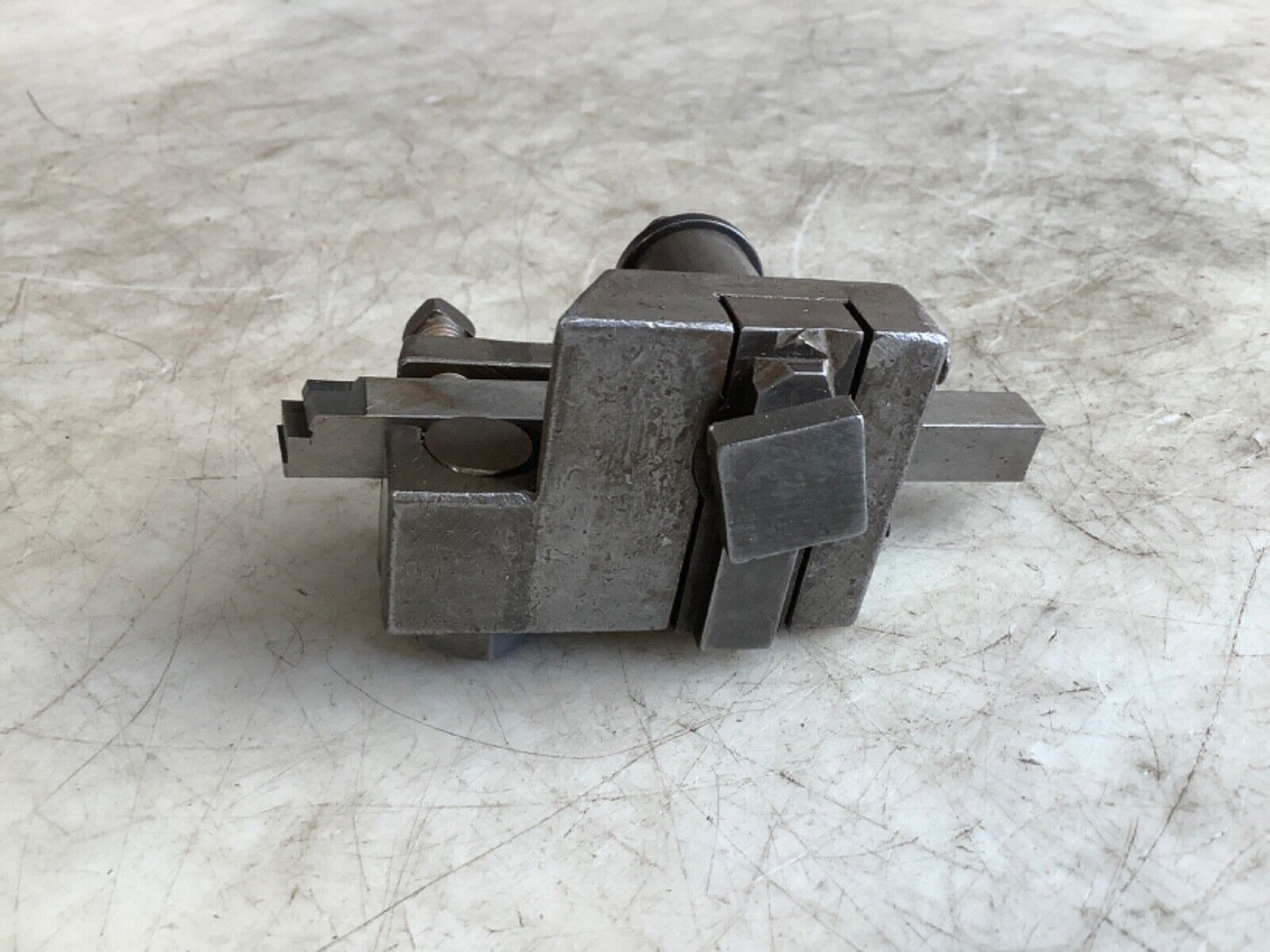 BROWN & SHARPE 00-D KNURLING TOOL HOLDER 333