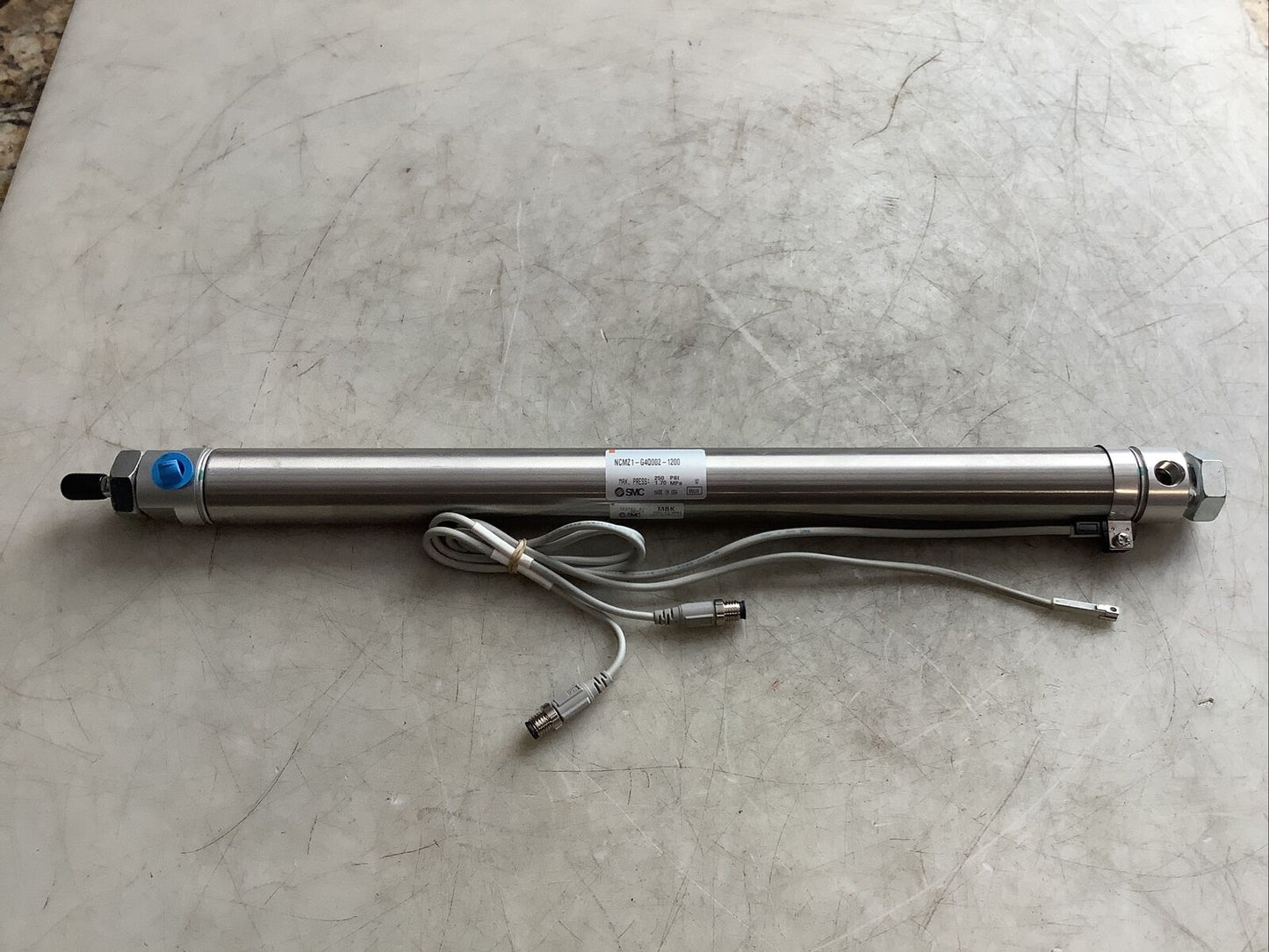 SMC NCMZ1-G4Q002-1200 AIR CYLINDER 250PSI 999