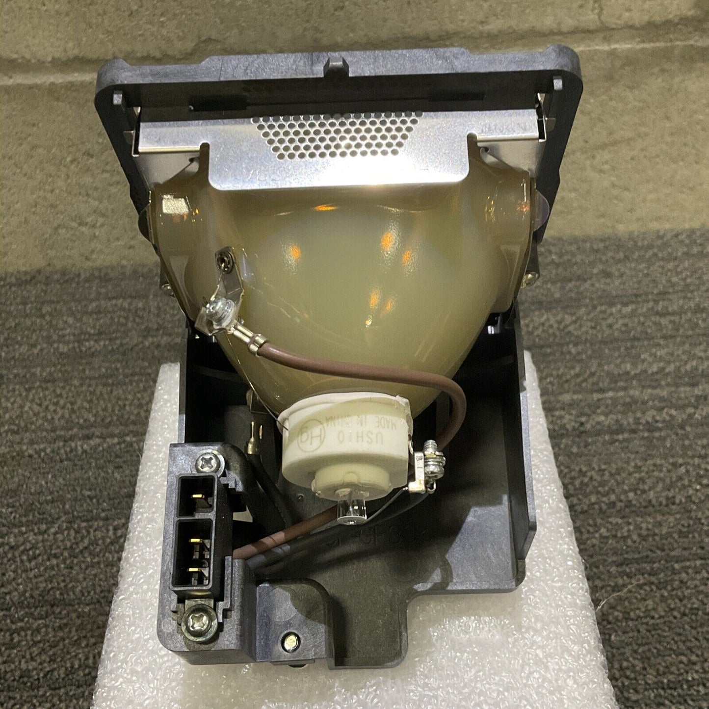 USHIO HG PROJECTOR LAMP