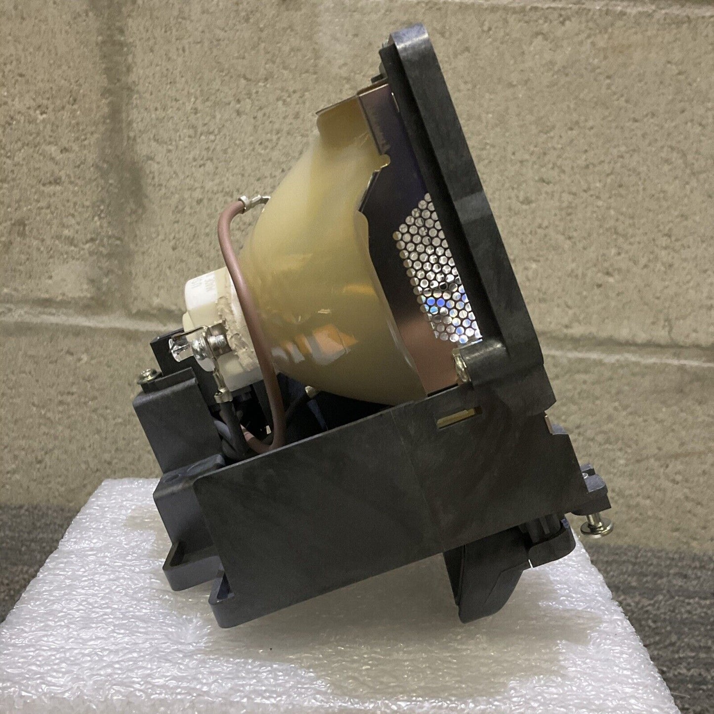 USHIO HG PROJECTOR LAMP