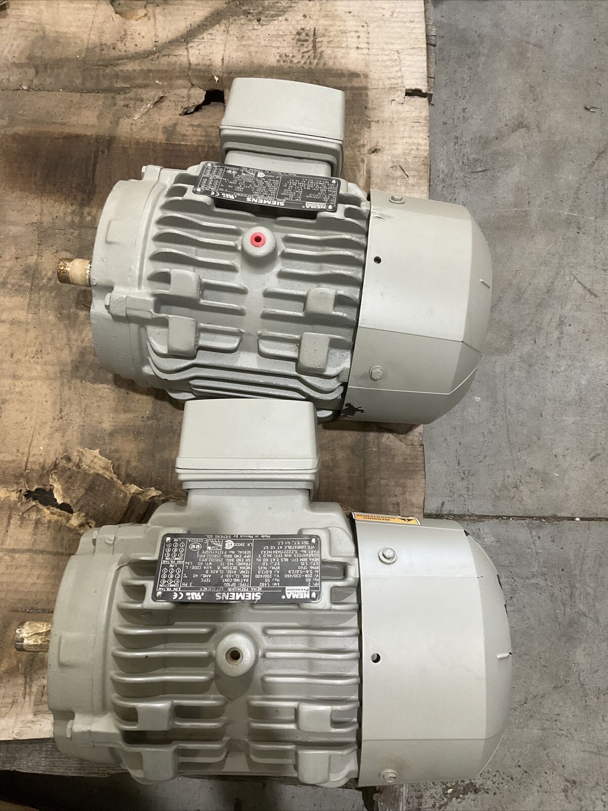 SIEMENS 1LE22211AB414EA3 GP100 2HP 60HZ 1740RPM 5.8-5.6/2.8A 3 PHASE MOTOR