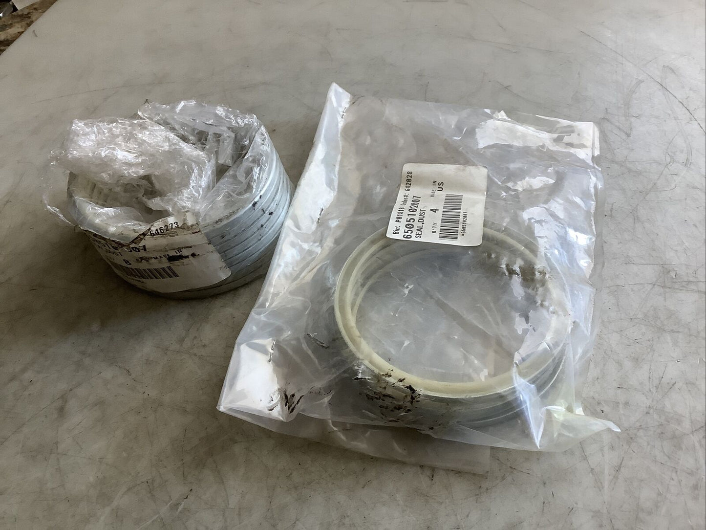 HITACHI 6505102007 DUST SEAL 222 - QTY 12