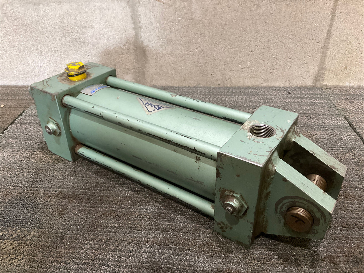 NOPAK 1204665 CL3 3.25X8E HYDRAULIC CYLINDER 3.25 BORE 8 STROKE