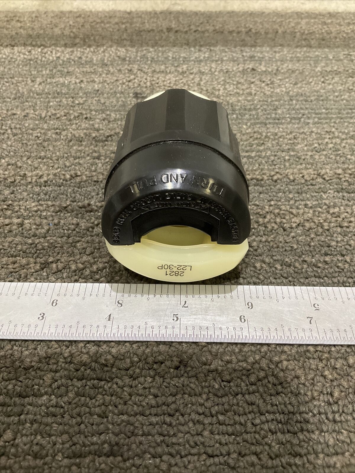 LEVITON 2821 4-POLE 5-WIRE GOUNDING LOCKING PLUG 444
