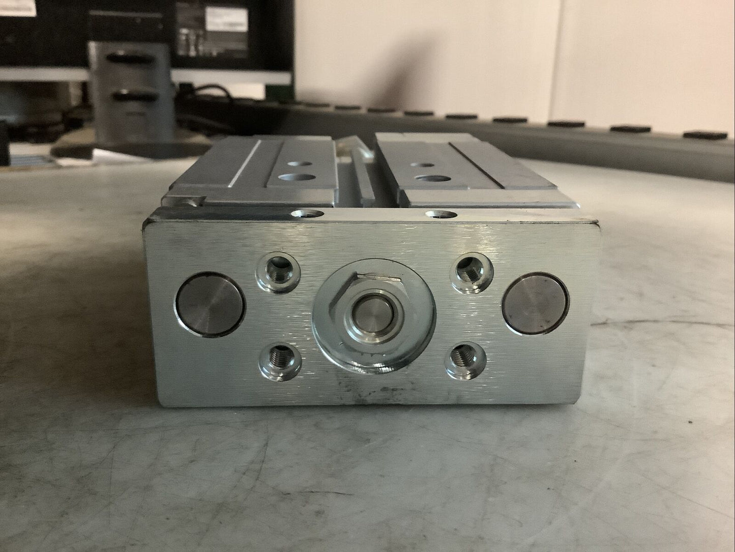 FESTO 532317 DFM-25-40-B-P-A-KF-AL-EL LINEAR GUIDE W/ ZBH-7/ZBH-9 999