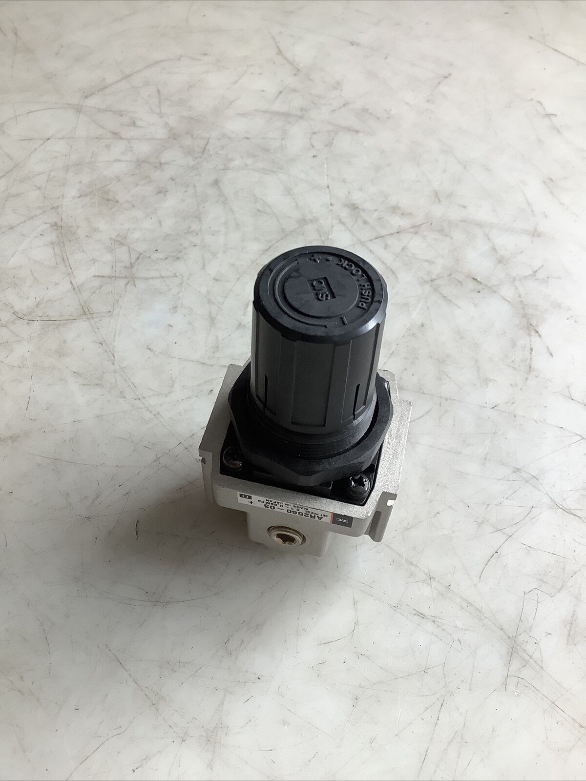 SMC AR2560-03 AIR REGULATOR DDD
