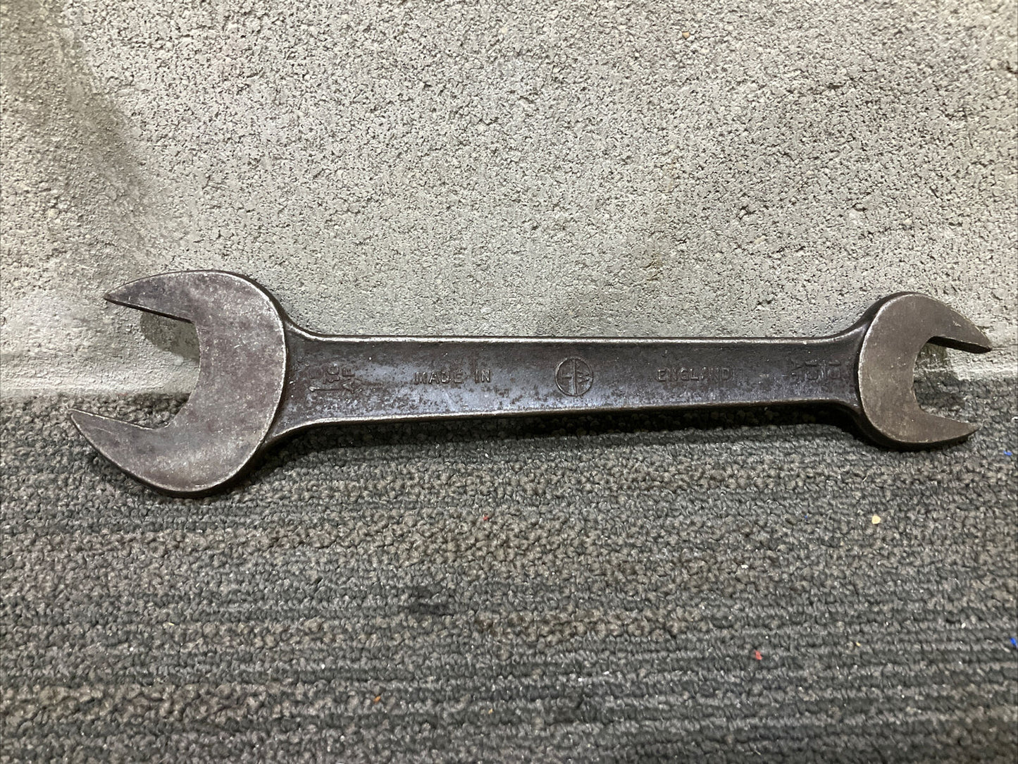 COLCHESTER LATHE 15/16 & 1 5/16 DOUBLE OPENED ENDED WRENCH 333
