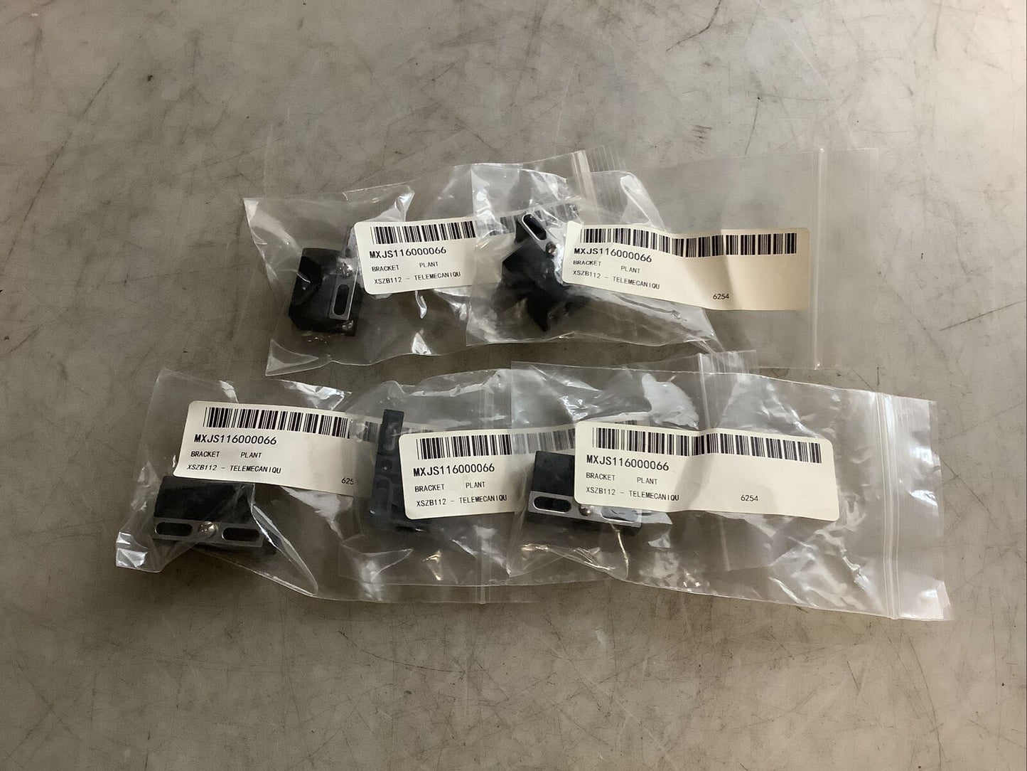 TELEMECANIQUE XSZ-B112 PROXIMITY SENSOR MOUNTING BRACKET 999 - LOT OF 5