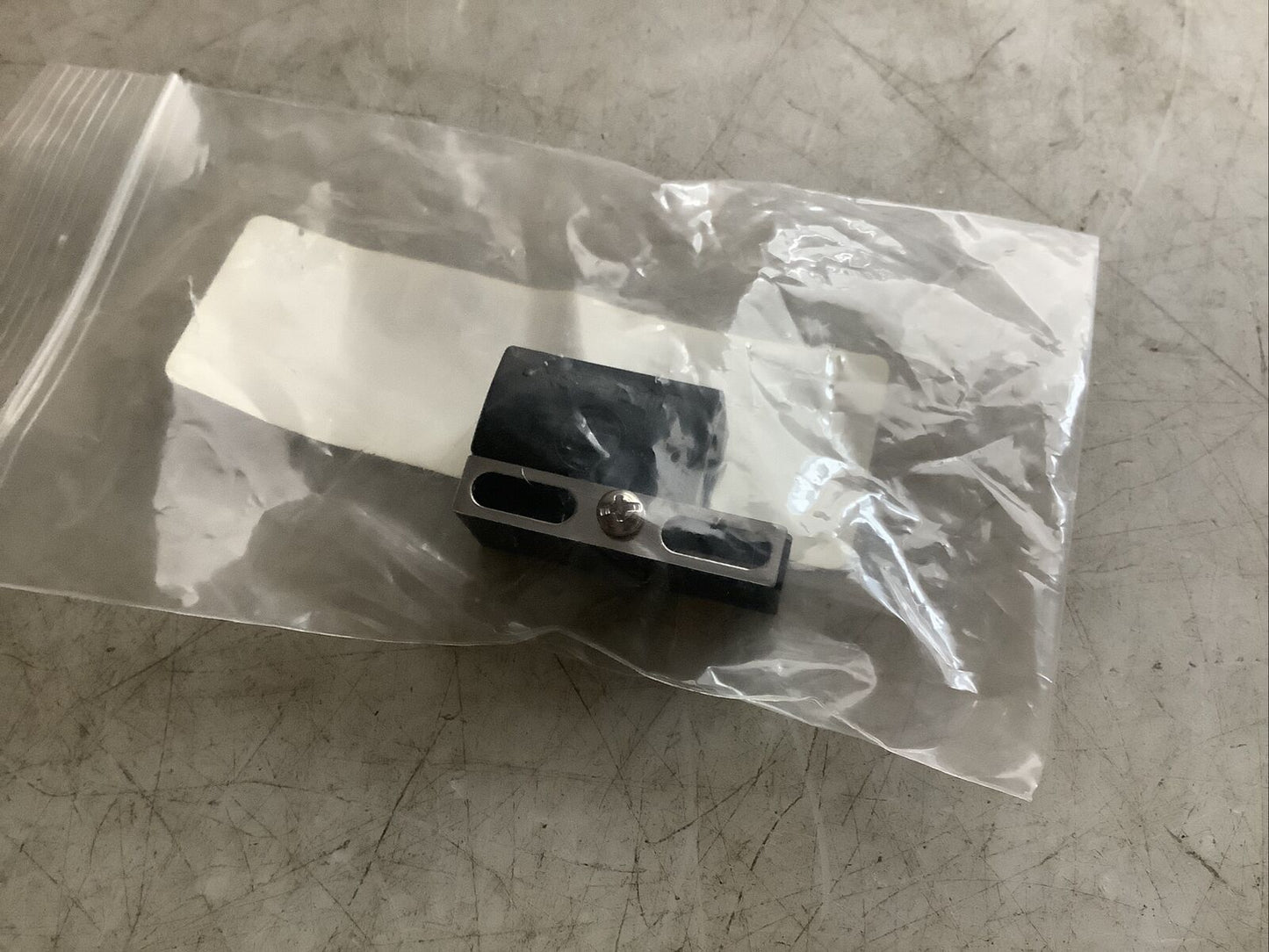 TELEMECANIQUE XSZ-B112 PROXIMITY SENSOR MOUNTING BRACKET 999 - LOT OF 5
