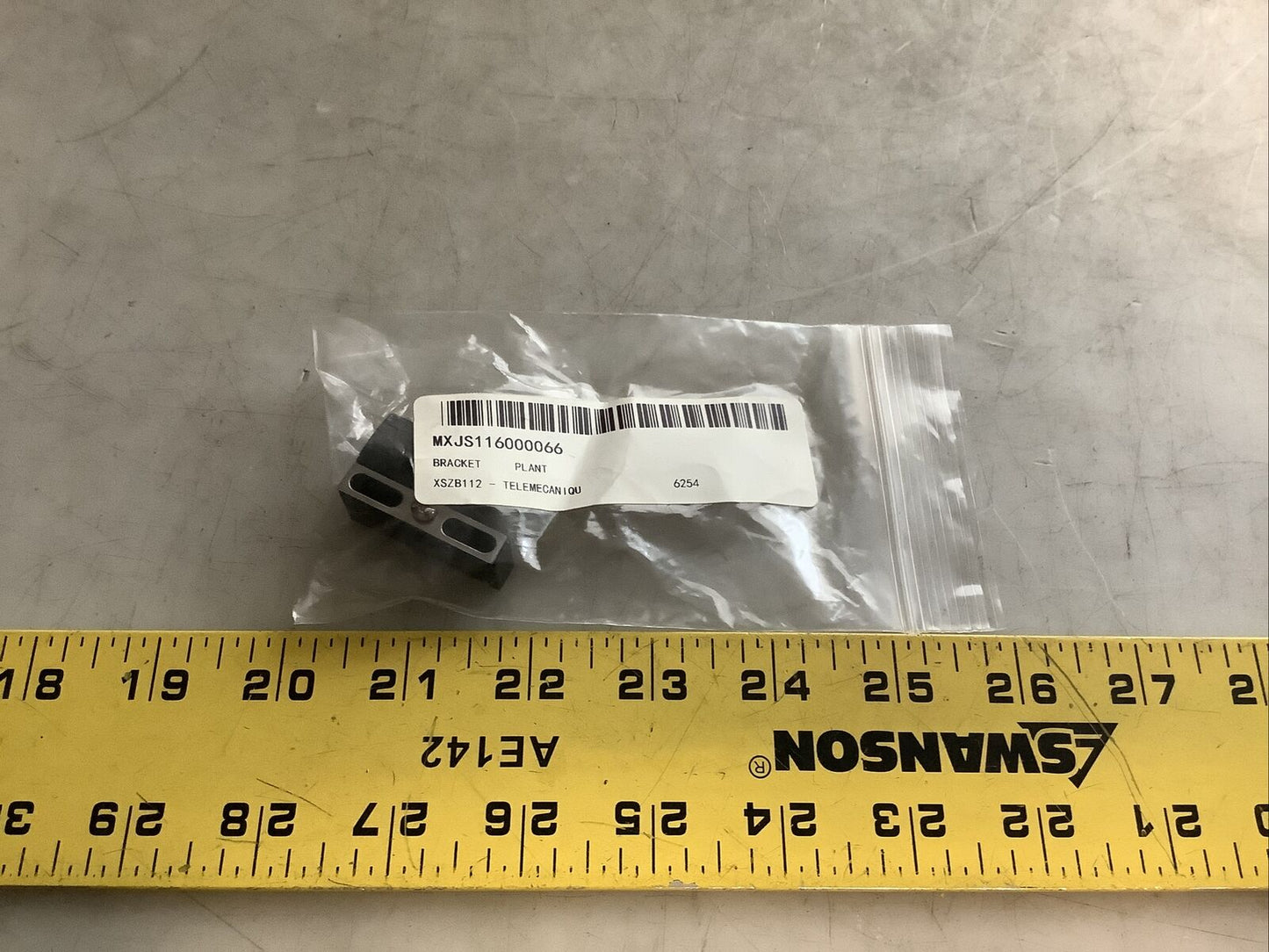 TELEMECANIQUE XSZ-B112 PROXIMITY SENSOR MOUNTING BRACKET 999 - LOT OF 5