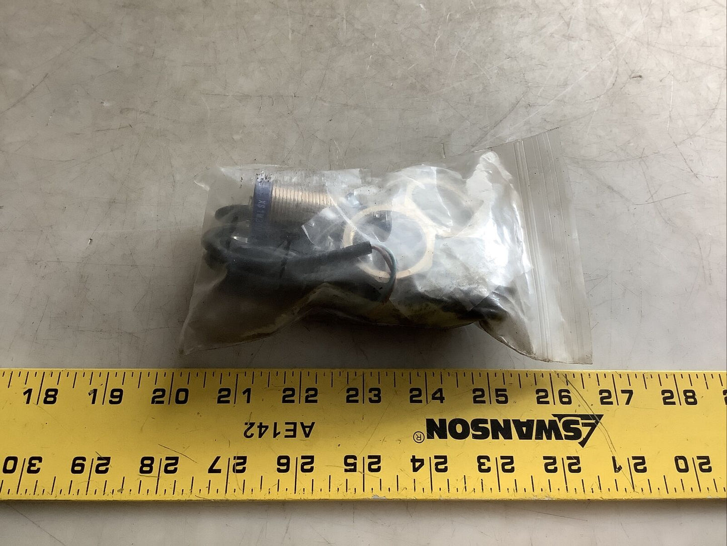 TELEMECANIQUE XS1M30MA20 PROXIMITY SWITCH 999