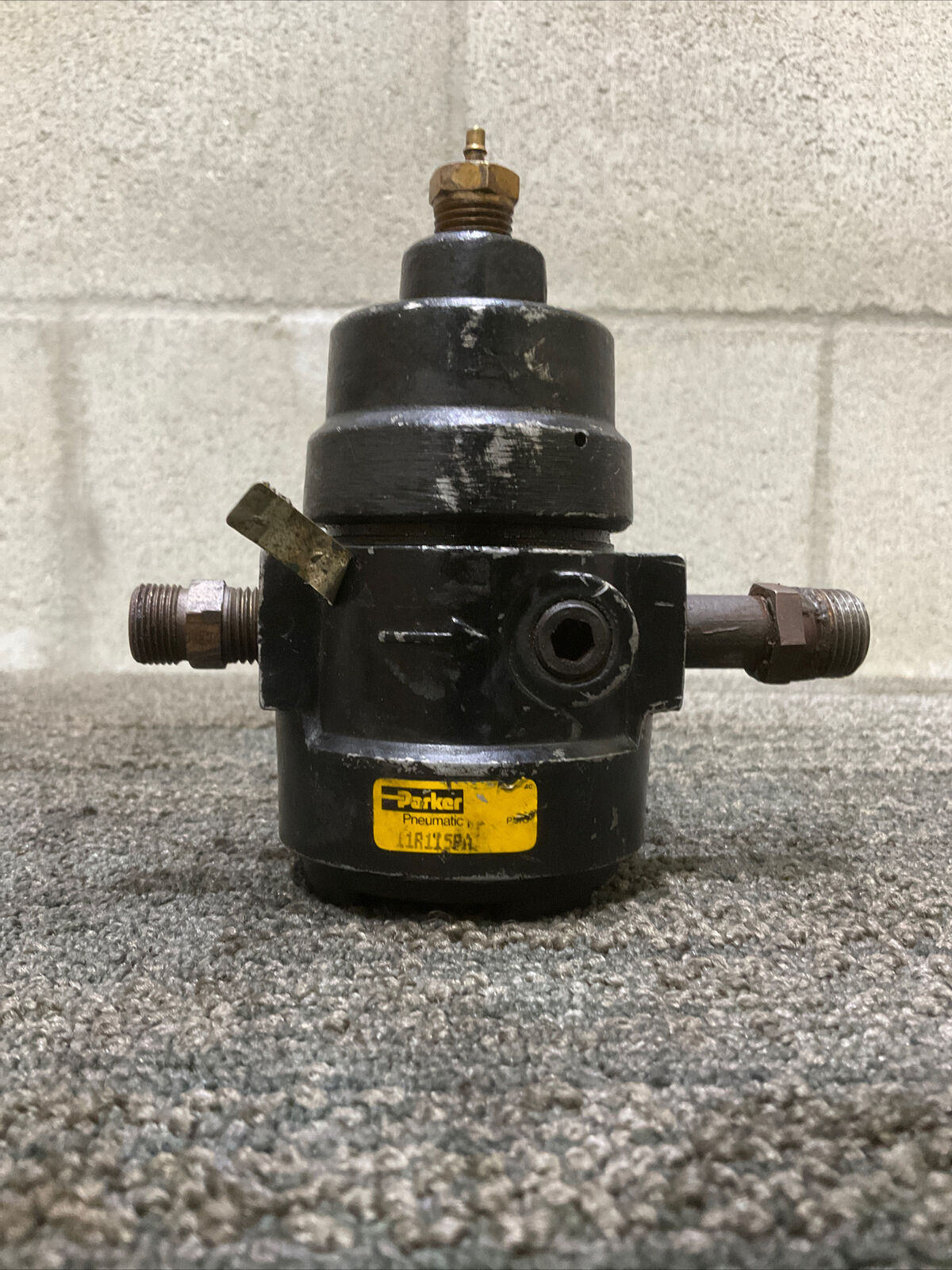PARKER 11R115PA PILOT OPERATED PRESSURE REGULATOR 444 LOT OF 4
