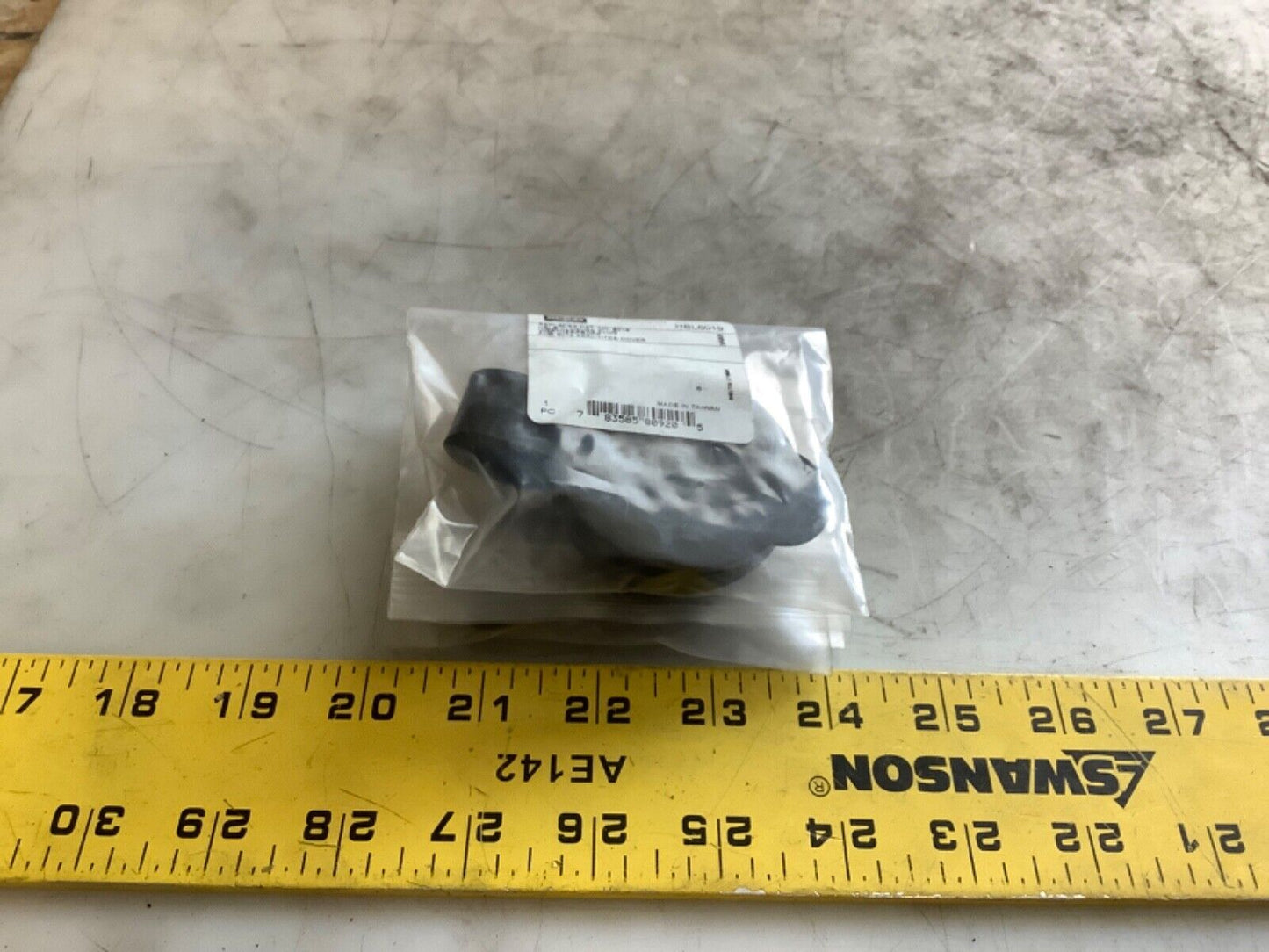 HUBBELL HBL6019 CLOSURE COVER 444 - LOT OF 2