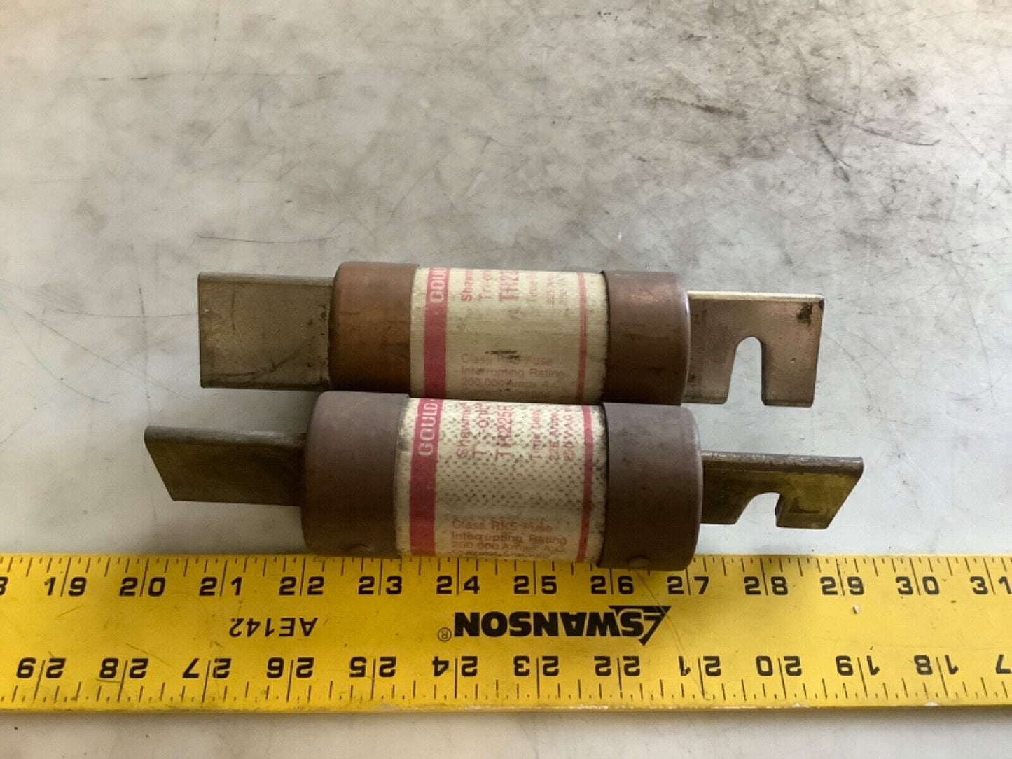 GOULD SHAWMUT TR225R FUSE 250VAC 225A 444 - LOT OF 2