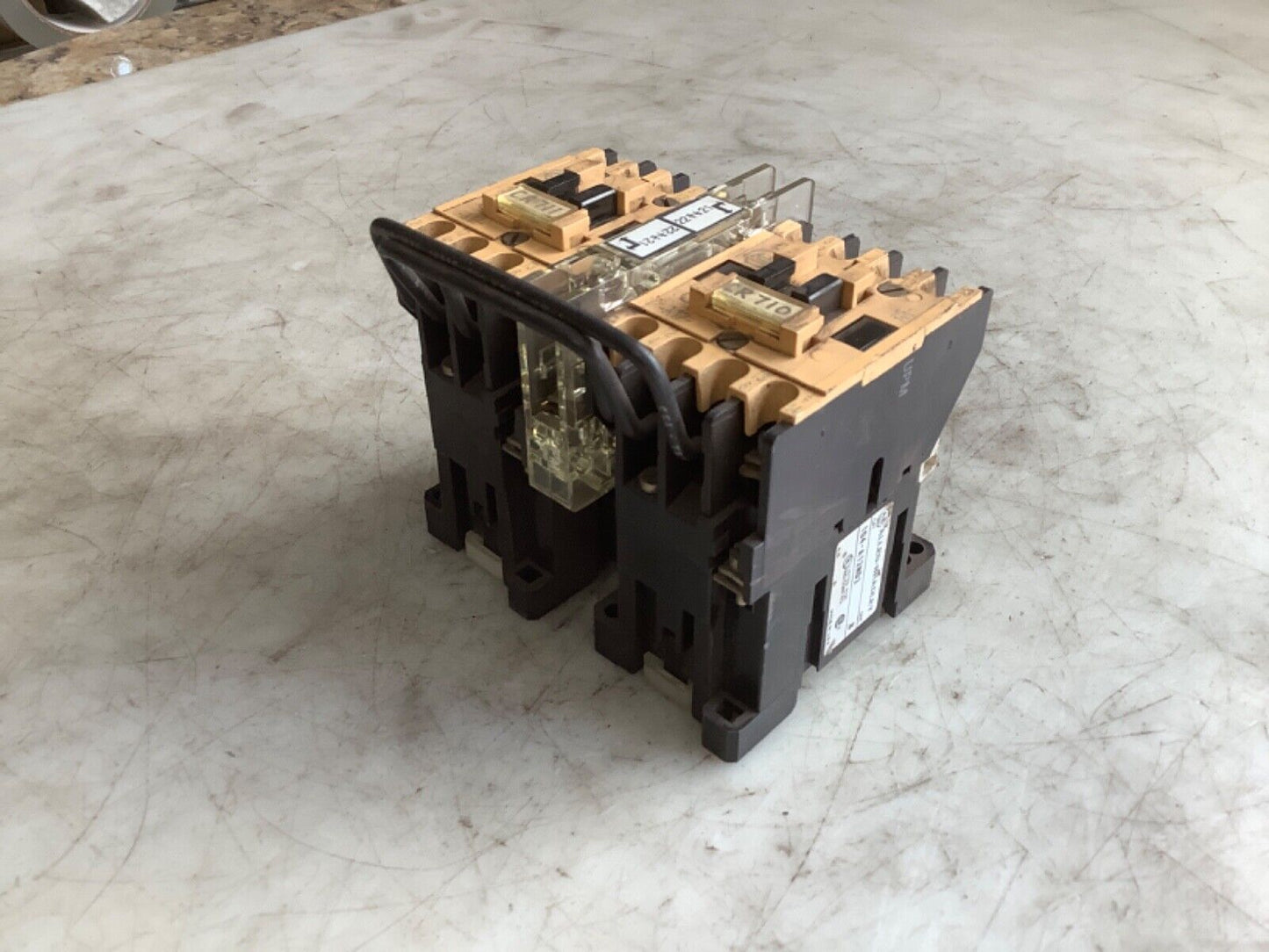 AB ALLEN BRADLEY 104-A12ND3 SER B CONTACTOR 444