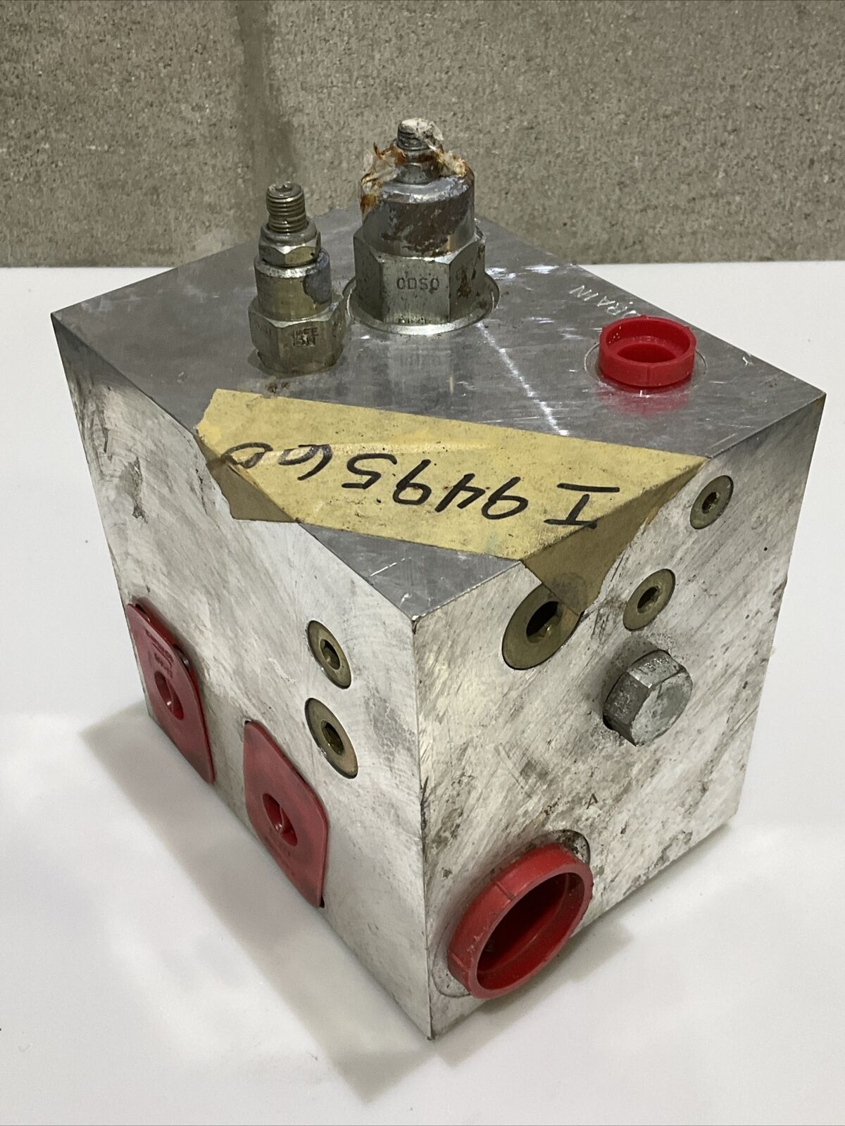 PACIFIC FLUID SYSTEMS D16713 HYDRAULIC MANIFOLD VALVE 678