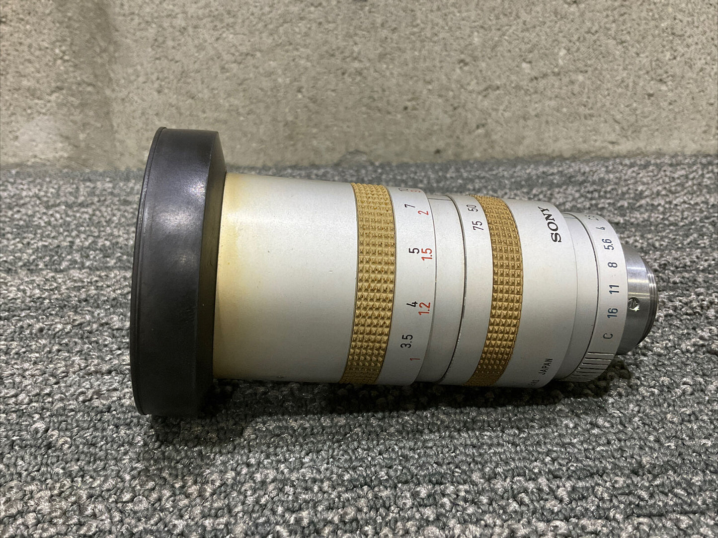 SONY 112189 TV ZOOM LENS 1:18 12.5-75MM WITH LEATHER CASE 222