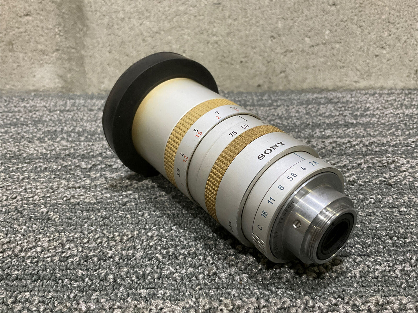 SONY 112189 TV ZOOM LENS 1:18 12.5-75MM WITH LEATHER CASE 222