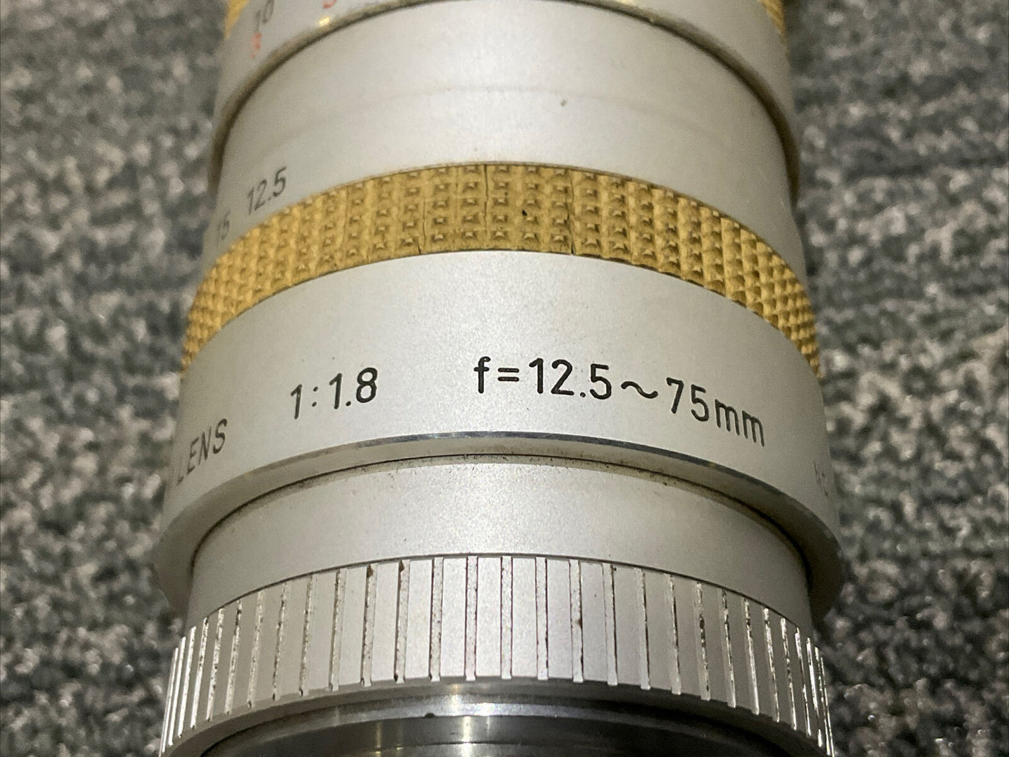 SONY 112189 TV ZOOM LENS 1:18 12.5-75MM WITH LEATHER CASE 222