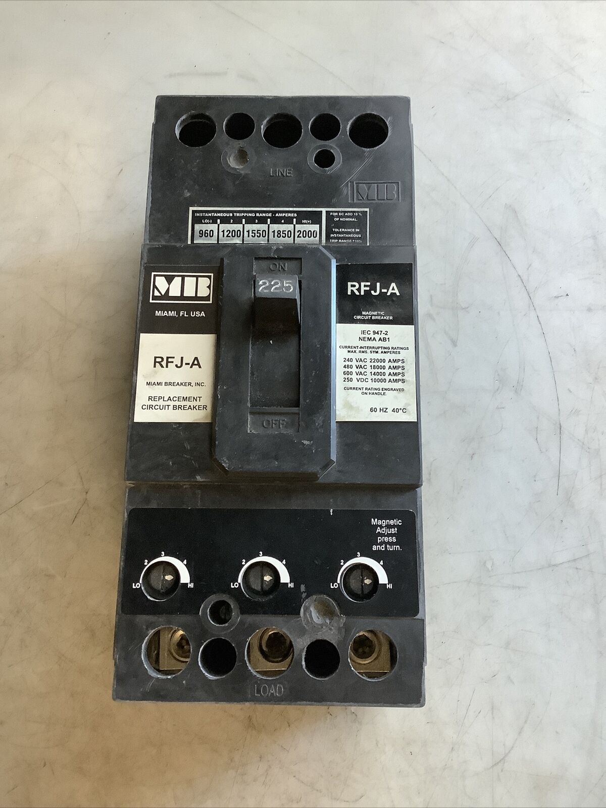 MIAMI BREAKER RFJ3-A225 225A IEC 947-2 CIRCUIT BREAKER 3 POLES 600/250 222