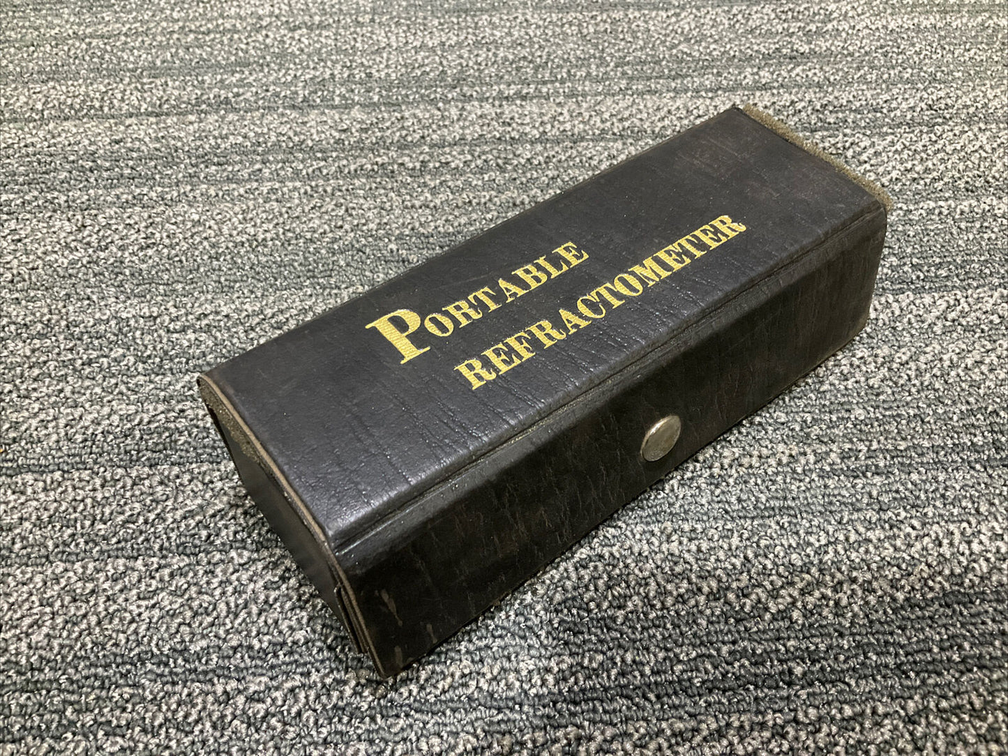 KERNCO 11K26 PORTABLE REFRACTOMETER WITH CASE VINTAGE 222