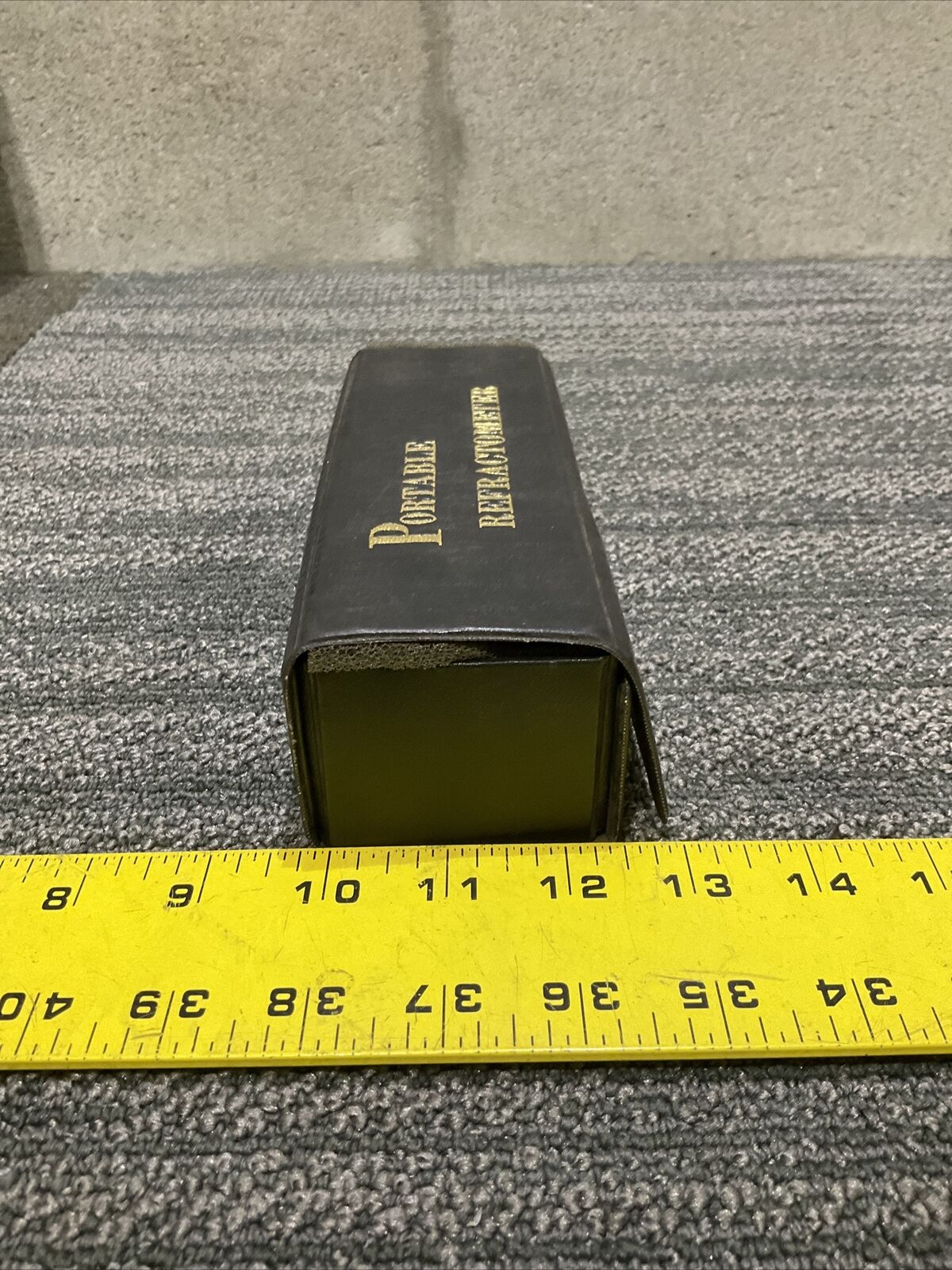 KERNCO 11K26 PORTABLE REFRACTOMETER WITH CASE VINTAGE 222