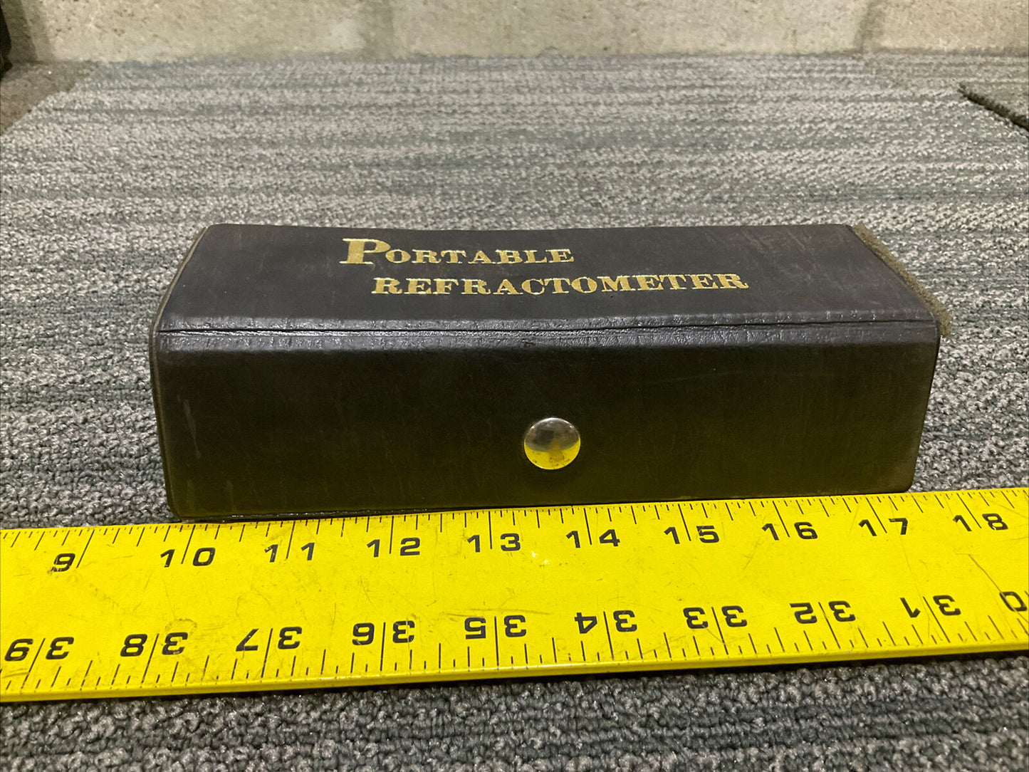 KERNCO 11K26 PORTABLE REFRACTOMETER WITH CASE VINTAGE 222