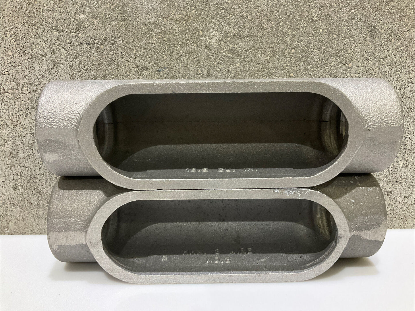 COOPER CROUSE HINDS C47 SA CONDULET CONDUIT OUTLET BODY 1 1/4” 678 LOT OF 2